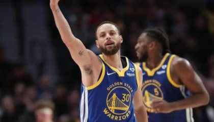 PG模拟器-勇士升西部第九！湖人陷绝境 詹皇难进季后赛？