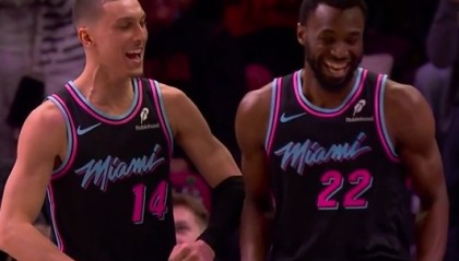 风卷残云！维金斯速推反击 起飞暴扣打进加罚率队扩大优势